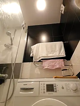 Pertunjukan Kamera Web Happy_Gym_Year