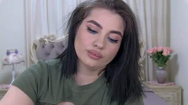 AdrianaTorres: онлайн-секс-чат