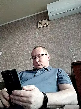 Show modela Nika_Malay na web-kameri