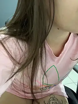 Larissaferri's Live XXX Chat