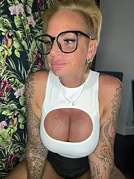 Chat XXX ao vivo de Big-Tits696969