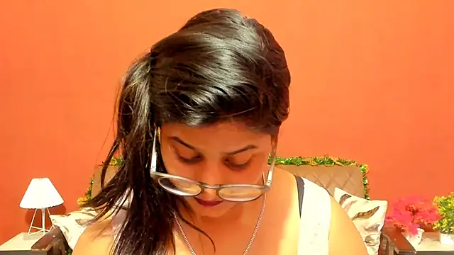 Jasmine_Jaey1 Show in webcam