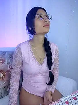 NayeCloud's Live XXX Chat