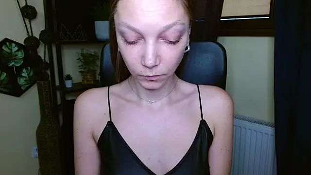 EmillyPlay – Naživo XXX chat