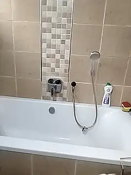 Chat XXX en directo de hemilynthomas2467