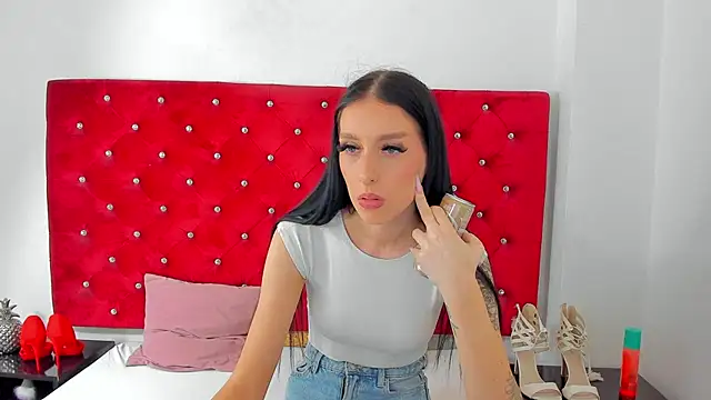 Show modela PleasureJasmine na web-kameri