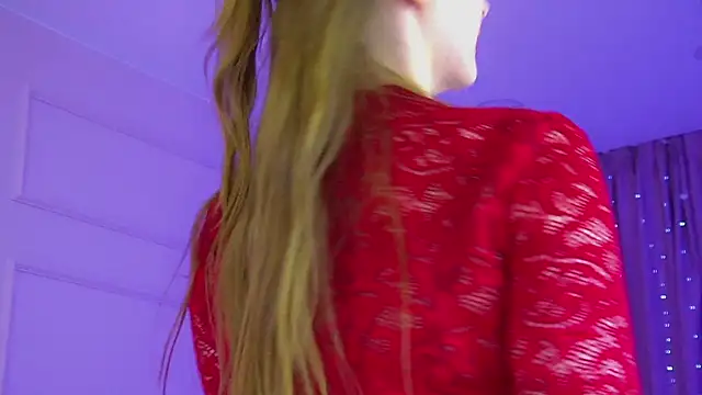 AgataFoxley: διαδικτυακό σόου στην κάμερα