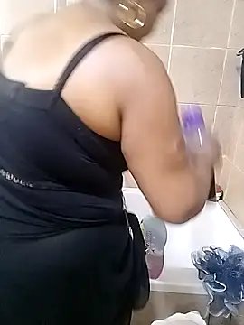 XXX chat uživo modela hemilynthomas2467