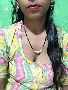 Itz_Aisha__ élő XXX-chatje