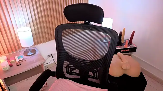 MarianL0ve: διαδικτυακό σόου στην κάμερα