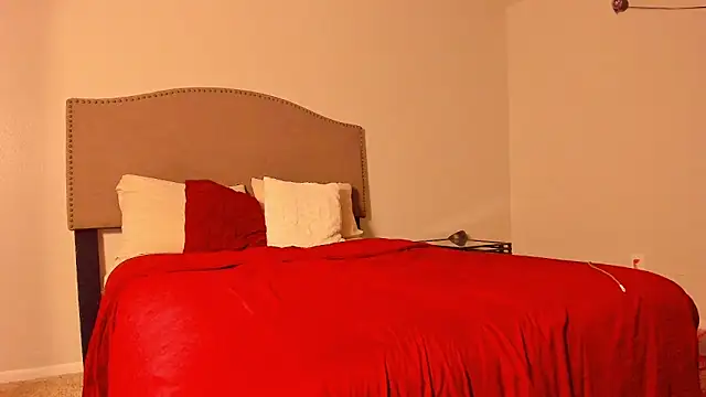 yiauanan Live XXX chat