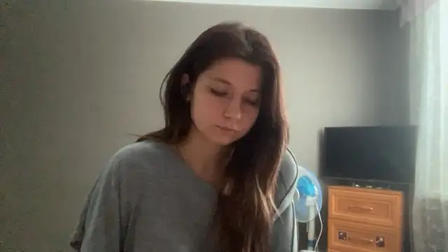 LunnaBlissのライブXXXチャット