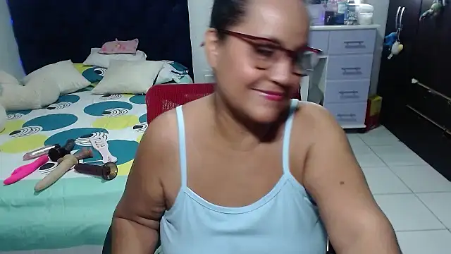 pervert_mommy_ élő XXX-chatje