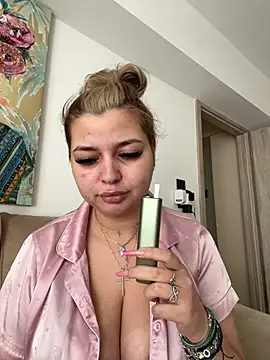 AllysonK Adlı Modelin Canlı XXX Sohbeti