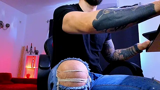 MightyAaron66 লাইভ XXX চ্যাট