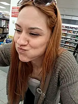 SlimBellaaのライブXXXチャット