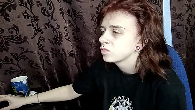 IleanaPishko's Live XXX Chat