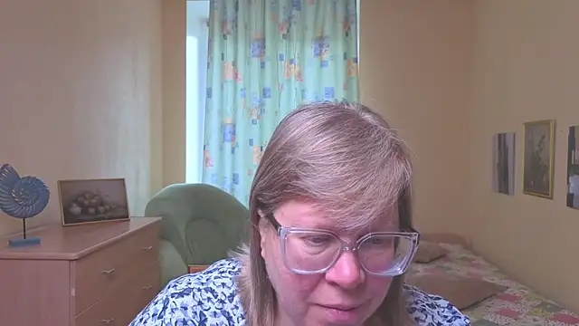 Chat +18 de Emma_Eclipsee ao vivo