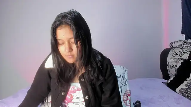 Sharlottee__'s Live XXX Chat