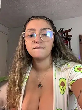 Melannyy_ – webcam-show