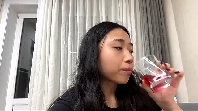 SweetMiaXO Adlı Modelin Canlı XXX Sohbeti