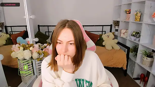 Elma_Lily Chat XXX live