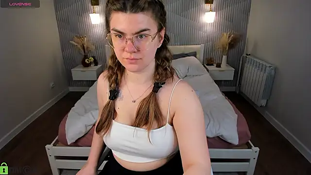 zoe_j0y Chat XXX in diretta