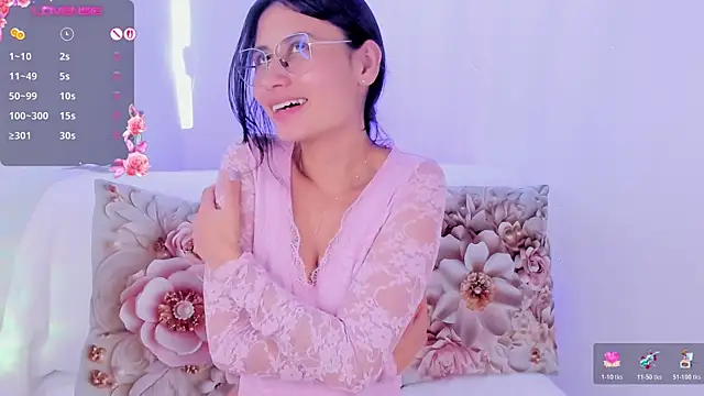 Chat +18 de NayeCloud ao vivo