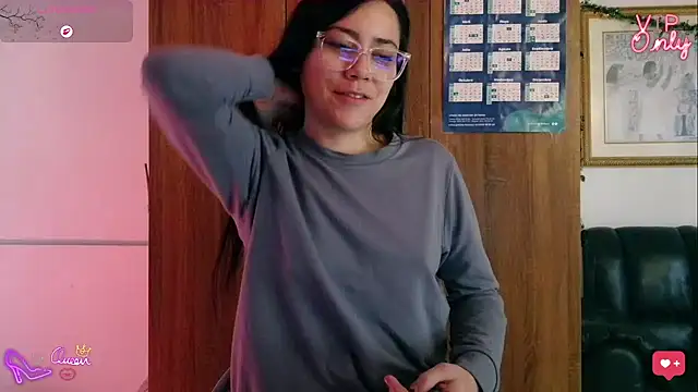 LauGrayJ Adlı Modelin Canlı XXX Sohbeti