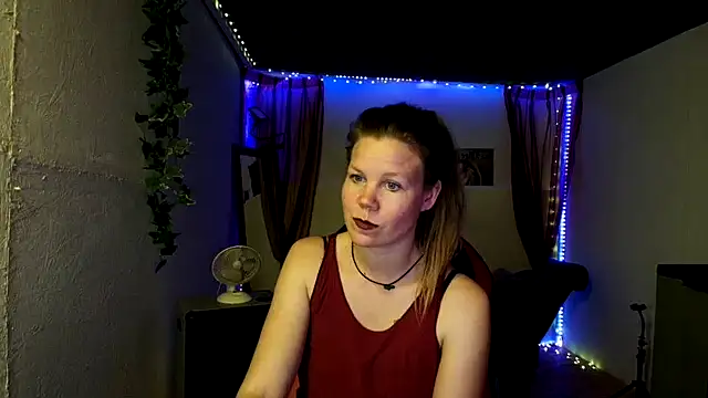 CallMeMaria: онлайн-секс-чат