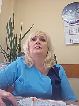 AliceStar333 Adlı Modelin Canlı XXX Sohbeti