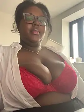 BouncyBBW Chat XXX in diretta