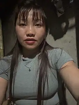 adbosa_00 élő XXX-chatje