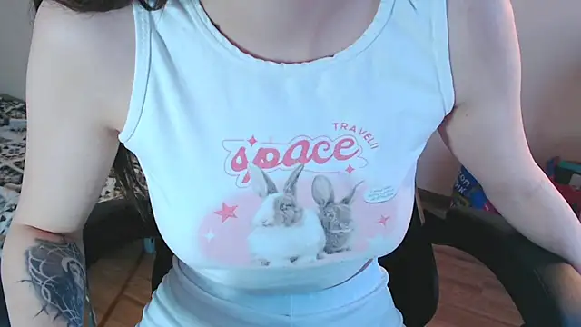 CutieWorm: онлайн-секс-чат