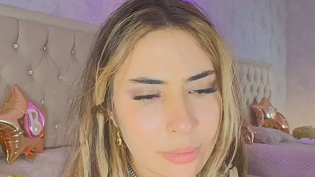 nini_love01 élő XXX-chatje