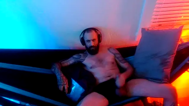 XXX chat uživo modela AceSpinning_DJ
