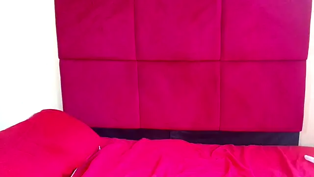 HugeTitisxx: вебкам-шоу