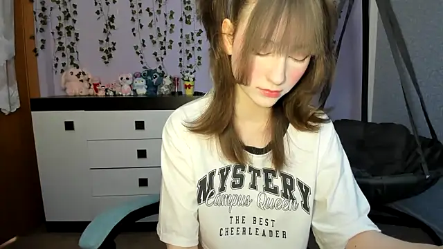 Yoonhee_ki Adlı Modelin Canlı XXX Sohbeti