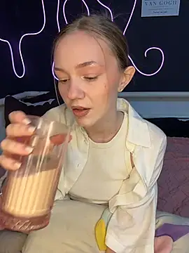 MilaMoone Live XXX Chat