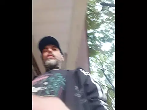 mcperson222n Live XXX chat