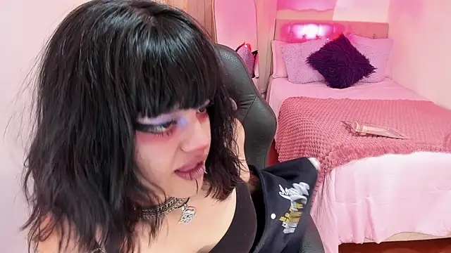 แชท XXX สดของ Nahemot_sadish