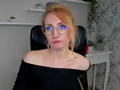 Show modela CinderellaMoon na web-kameri