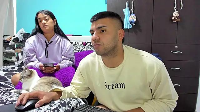 LazyandSniffer28 Live XXX Chat