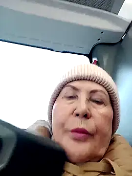 Hottie-Mom Webcamshow