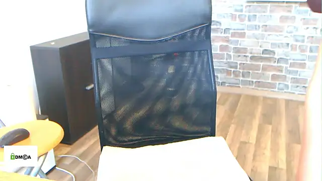 angel_devil_milf 即時 XXX 聊天