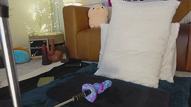 Taylorlove303 Chat XXX live