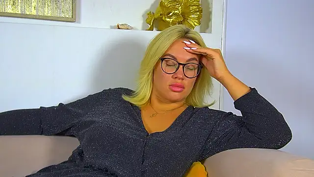 Chat +18 de MariaNeumann ao vivo