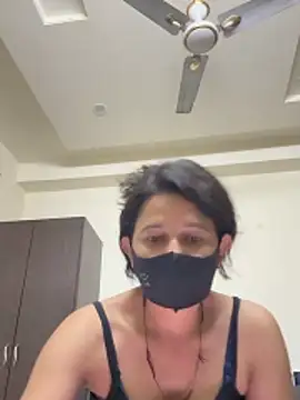 raavigirl 网络视讯表演