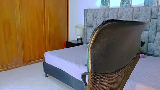 NICK_MOSS_ – Naživo XXX chat