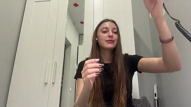 selena_favnn Webbikameraesitys